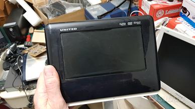 lettore dvd + televisore.