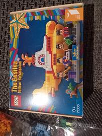 lego 21306 Beatles yellow submarine