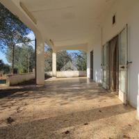 VILLA A SCHIERA A OSTUNI