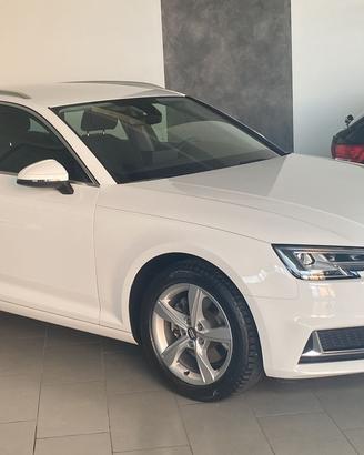 Audi A4 avant 30 S tronic Business Sport