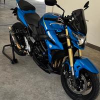 Suzuki GSR 750