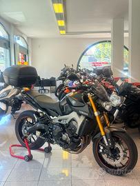 YAMAHA MT-09 ACCESSORIATA SCARICO FINANZIABILE