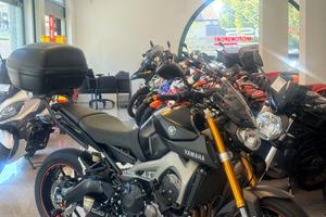 YAMAHA MT-09 ACCESSORIATA SCARICO FINANZIABILE