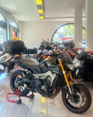 YAMAHA MT-09 ACCESSORIATA SCARICO FINANZIABILE