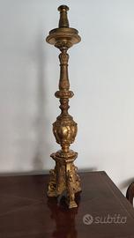 Torciere antico in legno intagliato e dorato