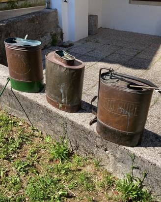 vecchie pompe a zaino in rame