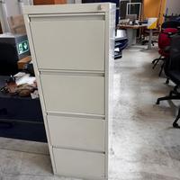 Cassettiera in metallo con 4 cassetti