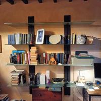 Libreria in vetro e metallo usata poco.