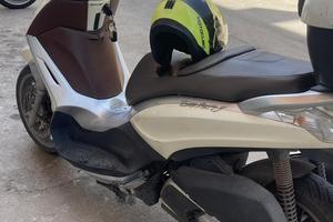 Beverly Piaggio 300