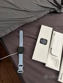apple watch SE 2 generation + cinturini