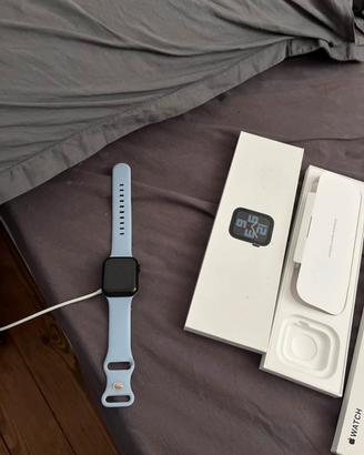 apple watch SE 2 generation + cinturini