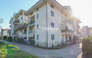 BORGOMANERO - QUADRILOCALE CON BOX