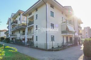 BORGOMANERO - QUADRILOCALE CON BOX