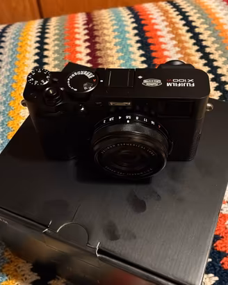 Fujifilm X100VI nera