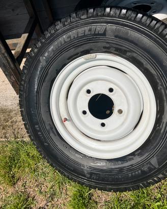 Cerchi e gomme land rover defender