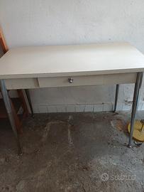 tavolo vintage  piccolo