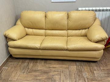 Divano  in pelle giallo
