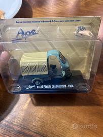 Modellino ApeB150 pianale con copertura 1954