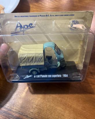 Modellino ApeB150 pianale con copertura 1954