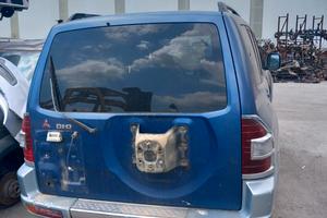 MITSUBISHI PAJERO RICAMBI USATI