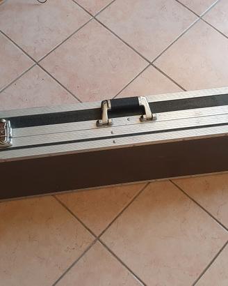 flightcase solido per chitarra basso