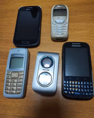 Blocco di Cellulari d'epoca