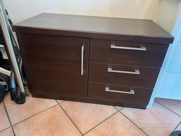 Mobiletto marrone