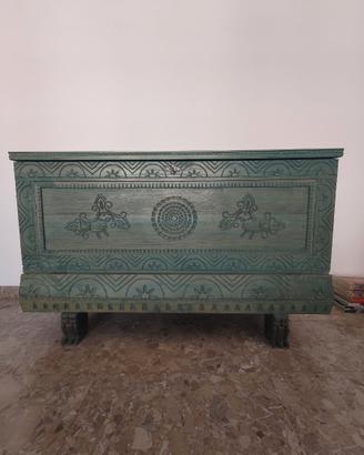 Cassapanca Sarda Intagliata in Legno Verde (Mobile