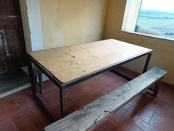 Tavolo in ferro e legno mass. – Stile industriale