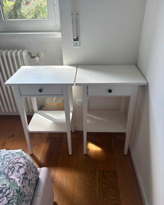 Coppia di comodini Hemnes Ikea bianchi
