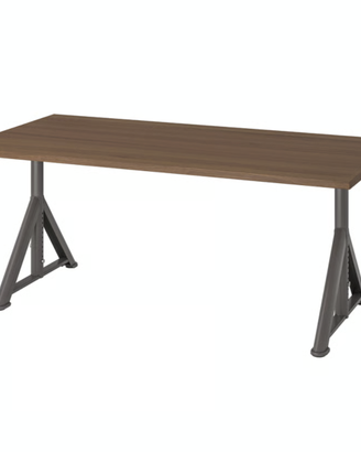 Scrivania Ikea Idasen