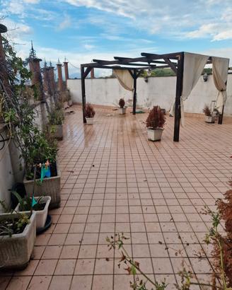 Appartamento via casilina ( zona laghetto)