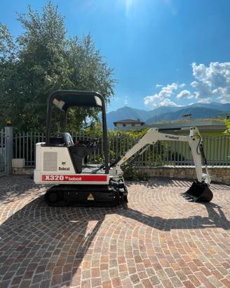 Escavatore Bobcat X320