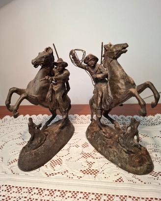 Coppia di statuette vintage in stile Western 