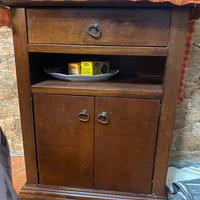 Mobile di legno duro