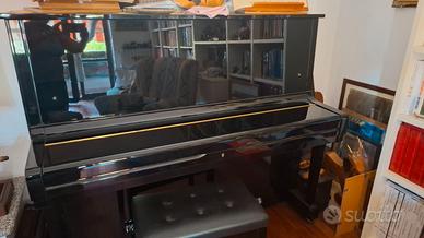 Pianoforte piu sgabello