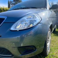 Lancia y 1.2 2007