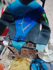 attrezzatura sub Mares  piu' accessori.
