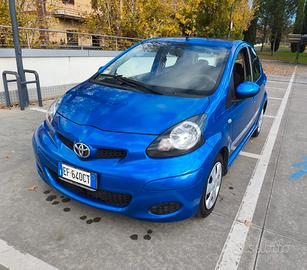 Toyota Aygo 1.0 12V VVT-i 5 porte Sol AUTOMATICA