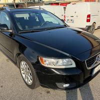 VOLVO V50 D2 R-design senza nessun lavoro da far
