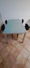 tavolo da cucina con 4 sedie