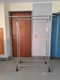 Doppio stender appendiabiti estensibile con ruote