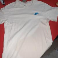 maglia a mezze maniche della nike,bianca