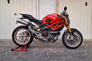 Ducati Monster 1100 S