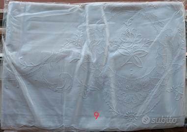 Lenzuola ricamate a mano