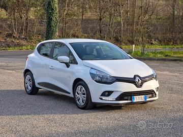 Renault Clio dCi 8V 75 CV 5 porte Moschino Intens 