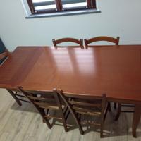 Tavolo e sedie