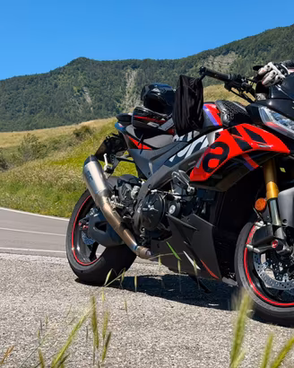 Aprilia Tuono v4 factory 1100 time attack