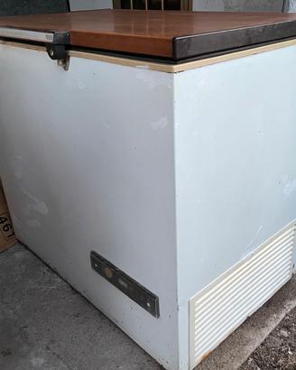 Freezer congelatore a pozzetto