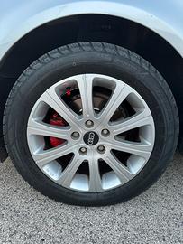 gomme + cerchi in lega momo design.